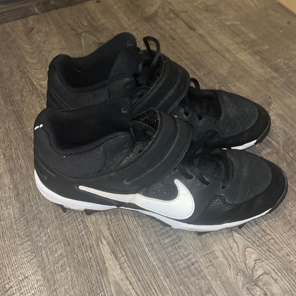Nike Fast Flex football cleats size 9
